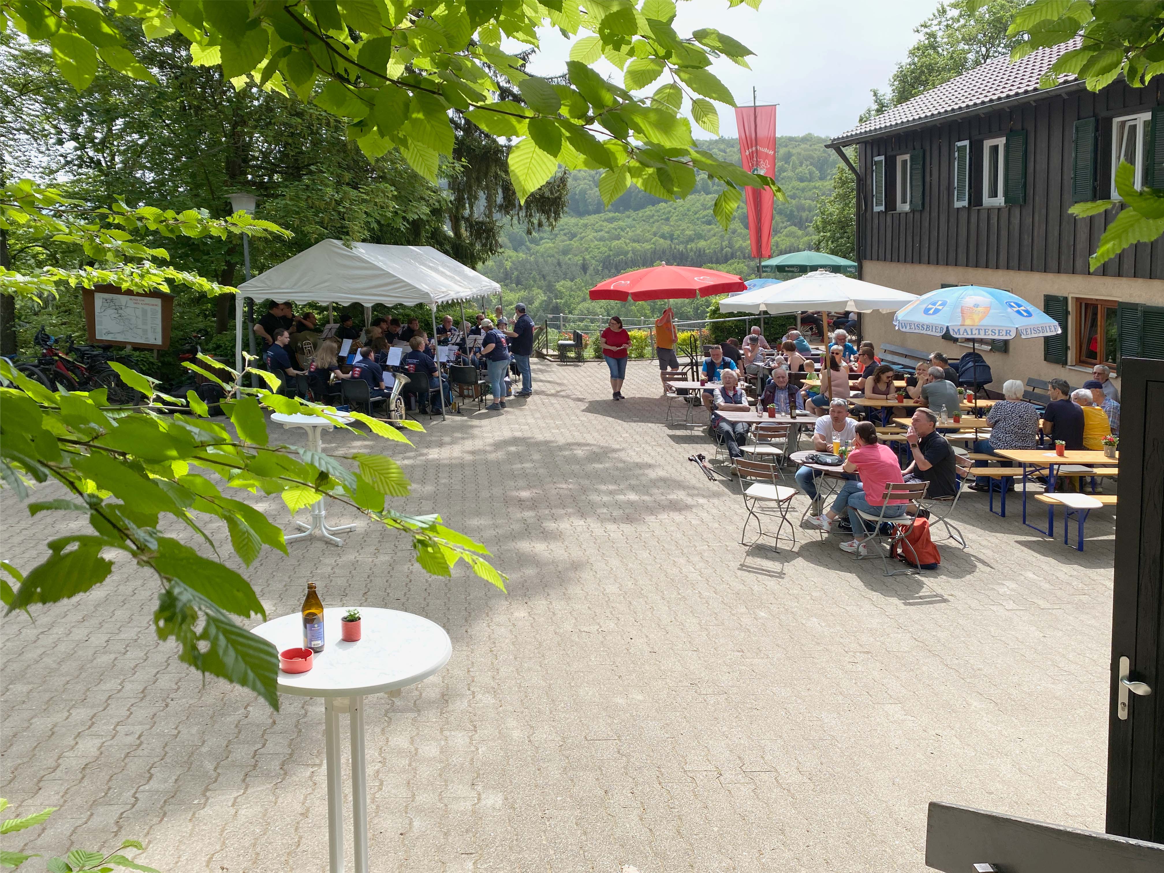 NF_240501_NFH_1.Mai_Frhschoppen_07_korr_kl.jpg